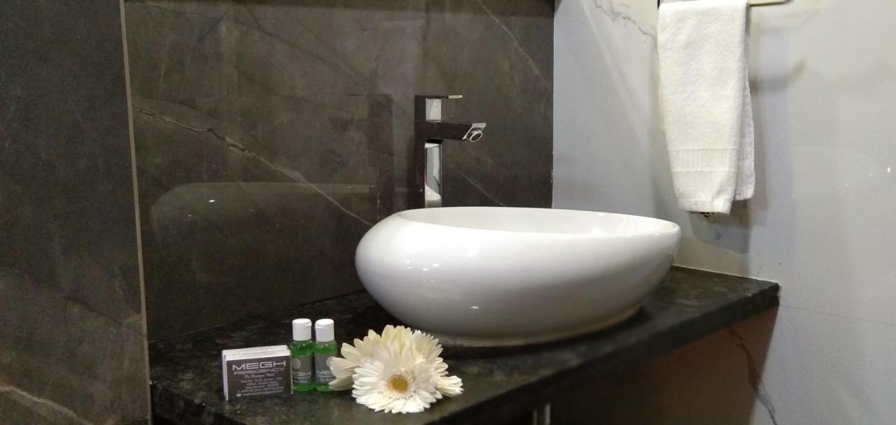 Hotel Megh Residency Navi Mumbai Exterior foto